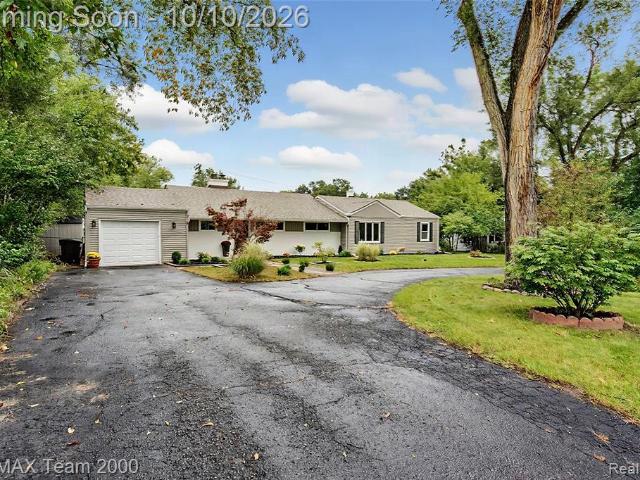 House for sale in Sandy Beach Grove Estates, West Bloomfield Township