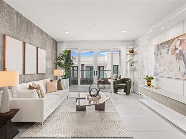Condo for sale in Tustin, Orange County