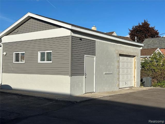 Commercial for sale in Fort Gratiot, Michigan