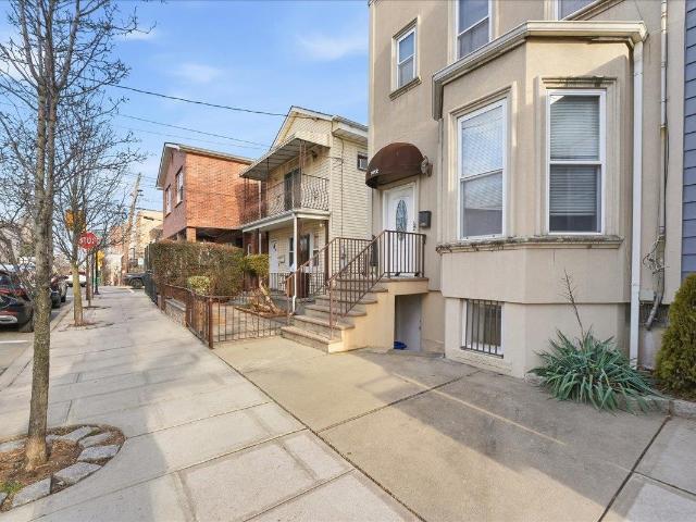House for sale in Hudson, New Jersey