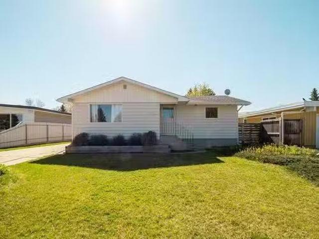 House for sale in Lethbridge, Alberta