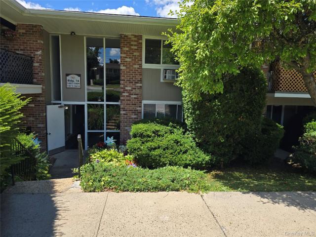 Condo for sale in Elmsford, New York