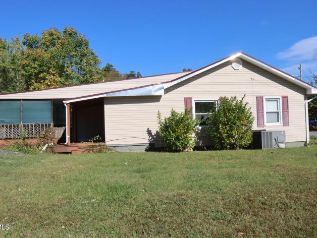 House for sale in Rayon Terrace, Elizabethton