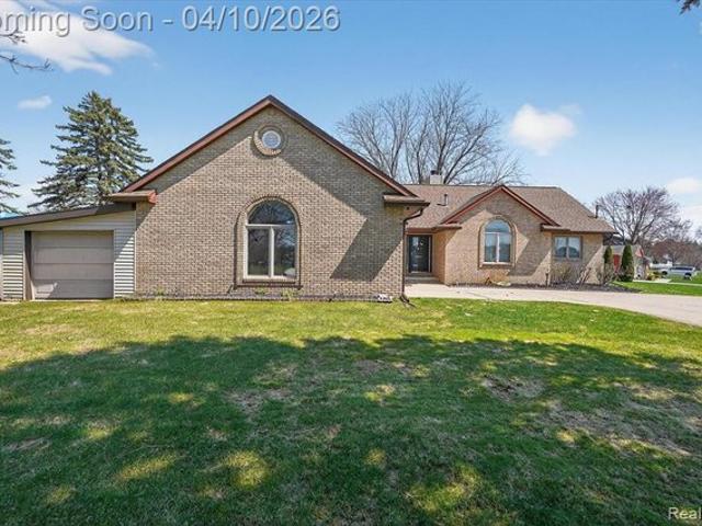 House for sale in Fenton, Michigan