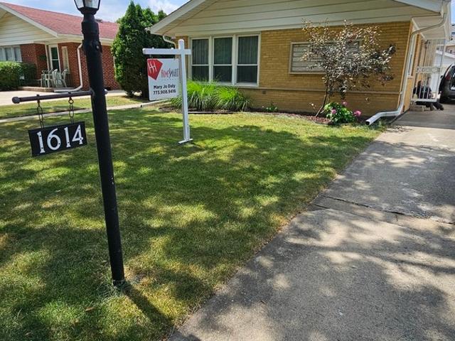 House for sale in La Grange Park, Illinois