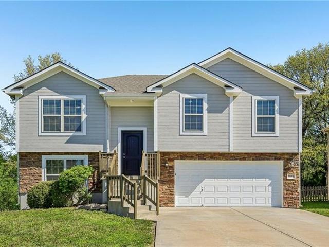 House for sale in Grain Valley, Missouri