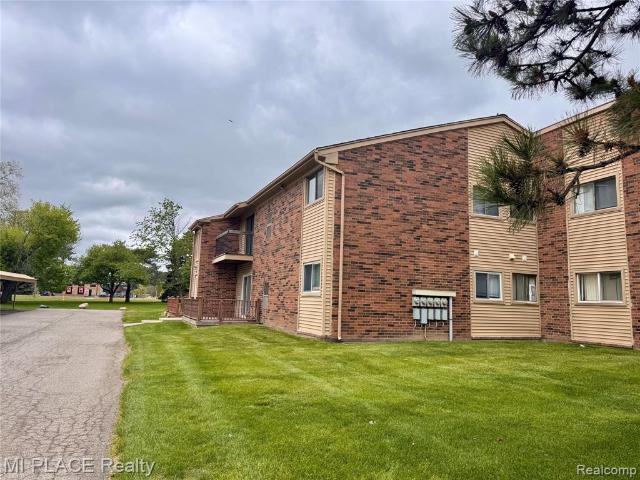 Condo for sale in Fraser, Michigan