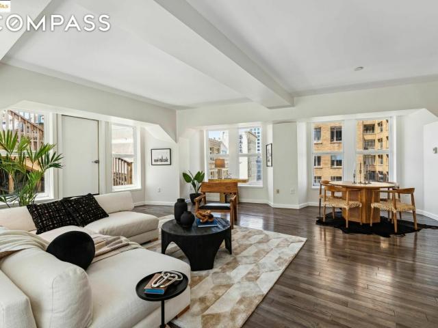 Condo for sale in Oakland