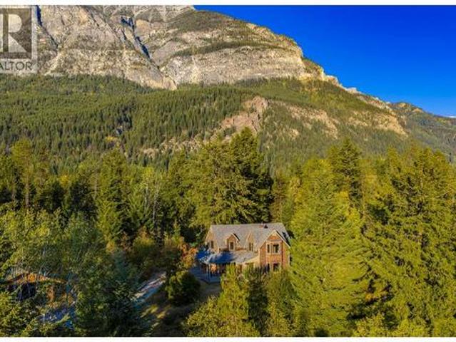 House for sale in Parson, British Columbia