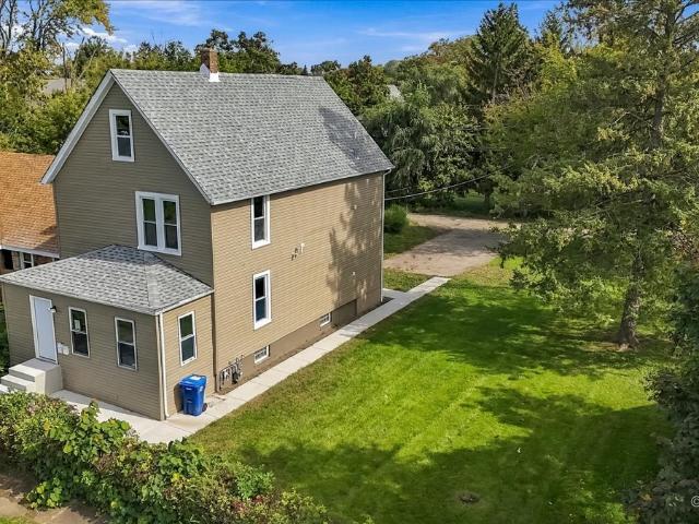 House for sale in North Chicago, Lake County