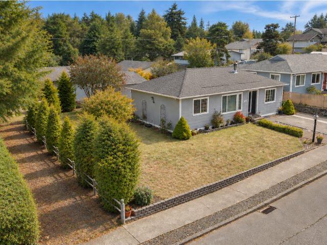 House for sale in North Bend, Coos County