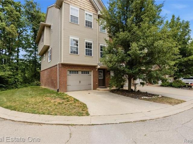 Townhouse for sale in Howell, Michigan