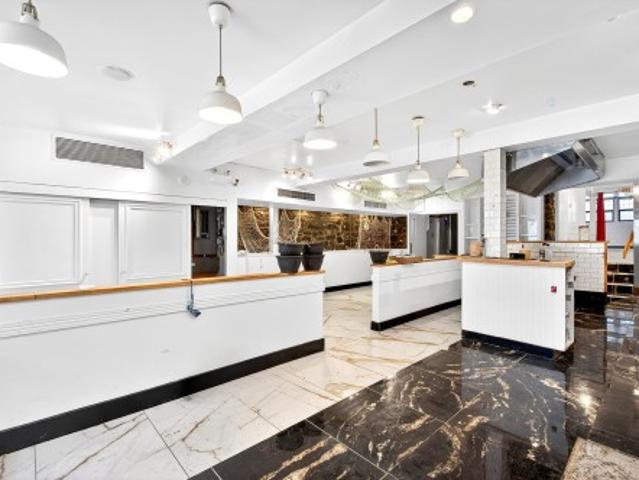 Commercial for rent in St. Leonard's, Quebec