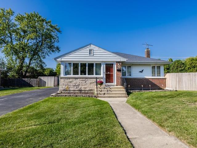 House for sale in Arlington Heights, Illinois