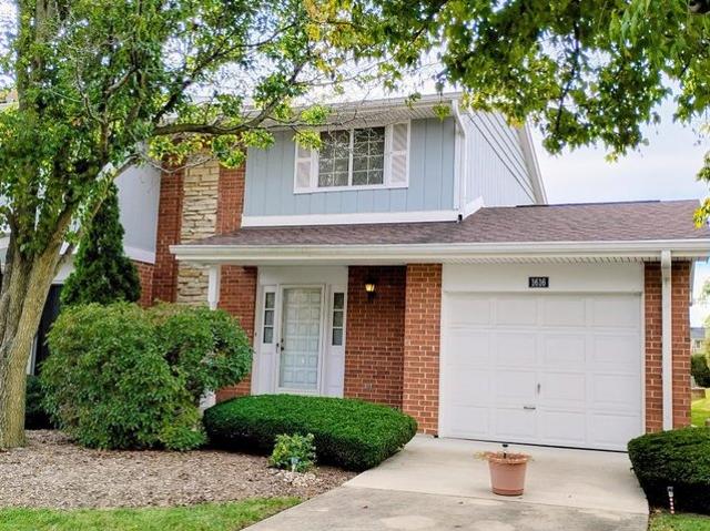 Townhouse for sale in Wheaton, Illinois