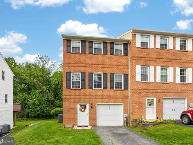 Townhouse for sale in Chester, Pennsylvania