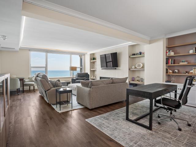Condo for sale in Wilmette, Illinois