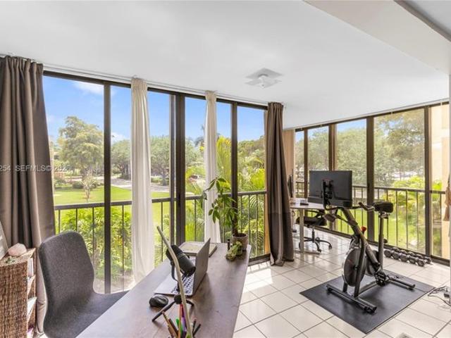 Condo for sale in Weston, Florida