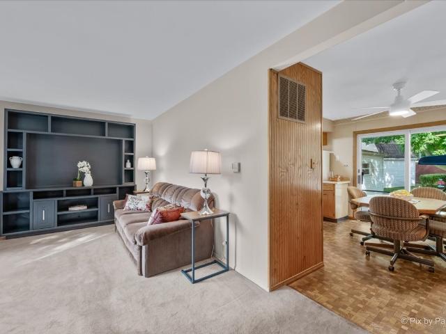 House for sale in Glendale Heights, Illinois