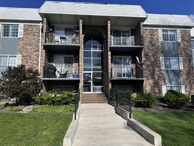 Condo for sale in Arlington Heights, Illinois