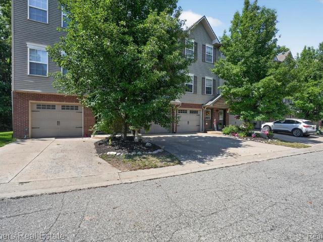 Condo for sale in Howell, Michigan