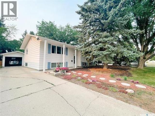 House for sale in Saskatoon, Saskatchewan