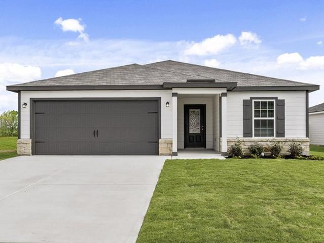 House for sale in Lytle, Texas