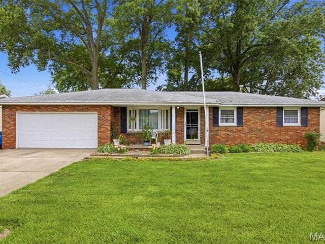 House for sale in Highland, Illinois