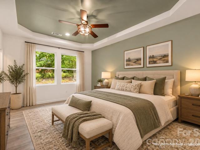 House for sale in Hollyoak Apartments, Shelby