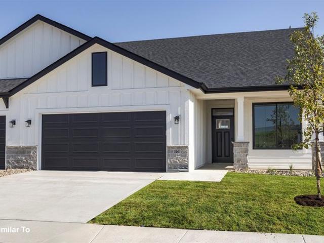 Townhouse for sale in Norwalk, Iowa