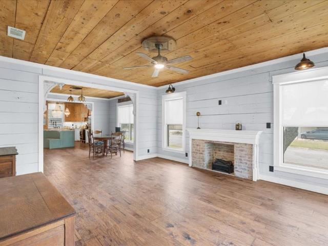 House for sale in Corsicana, Navarro County