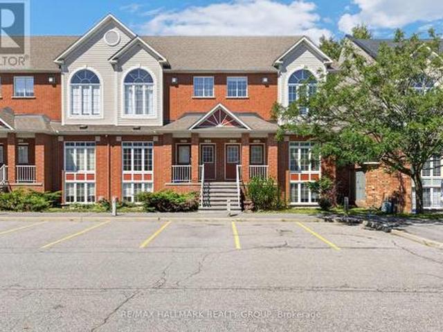 Townhouse for sale in Kanata North, Ottawa
