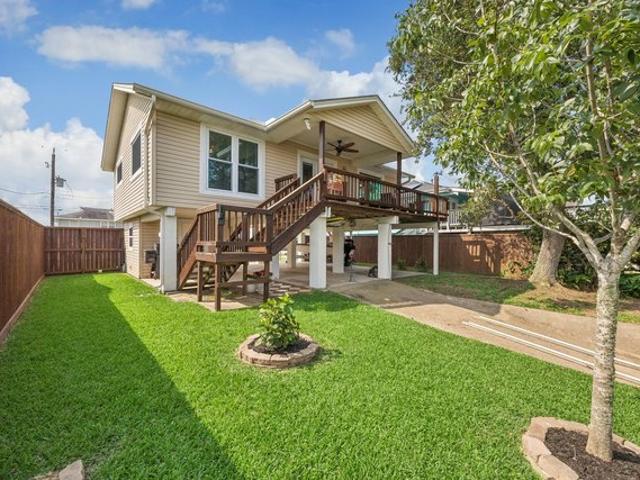 House for sale in Hitchcock, Texas