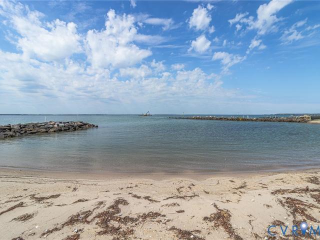 Condo for sale in Virginia
