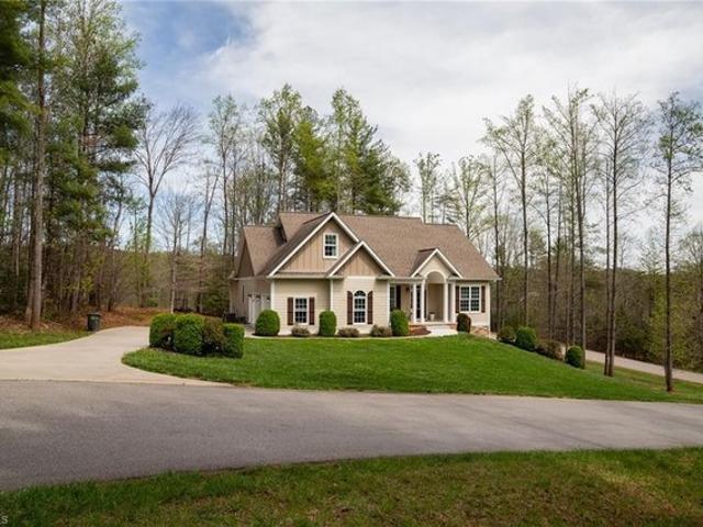 House for sale in Purlear, North Carolina