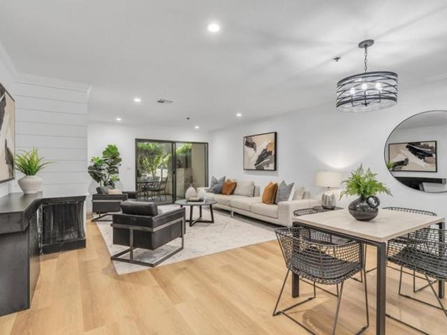 Condo for sale in Palo Alto, California