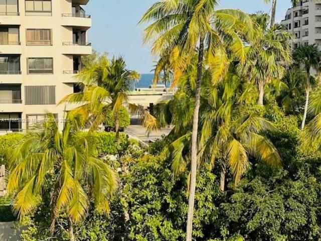 Apartment for rent in Key Biscayne