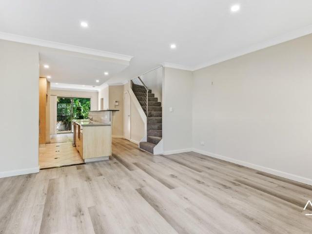 Townhouse for rent in Sydney, New South Wales
