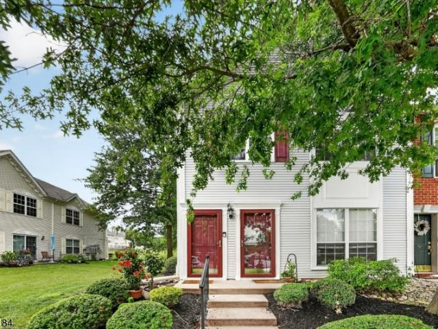 Condo for sale in Kendall Park, New Jersey
