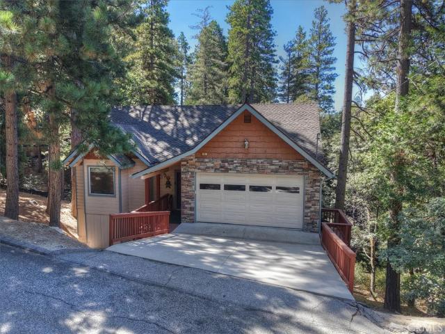 House for sale in Blue Jay, California