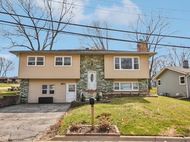 House for sale in Hampshire, Illinois