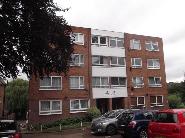 Apartment for rent in Woodside Park, Greater London