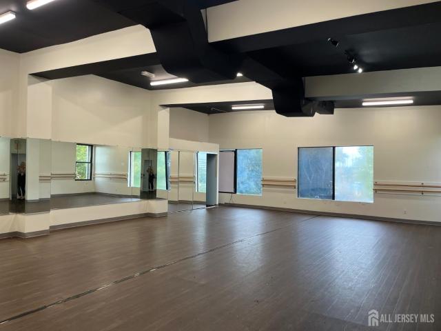 Commercial for sale in Menlo Park, Edison