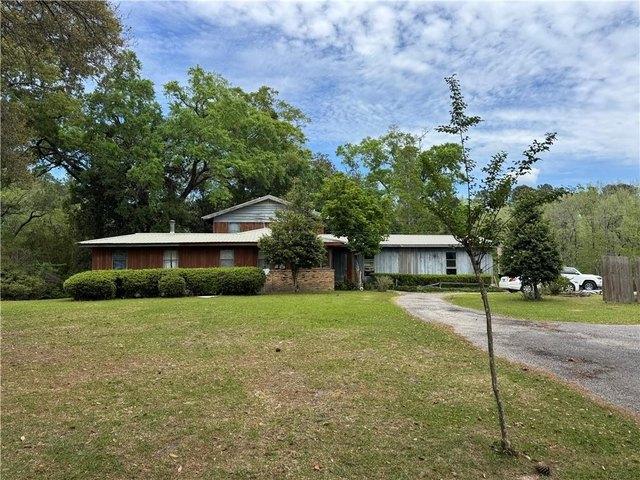House for sale in Satsuma, Alabama
