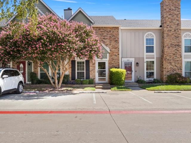 Townhouse for sale in Euless, Texas