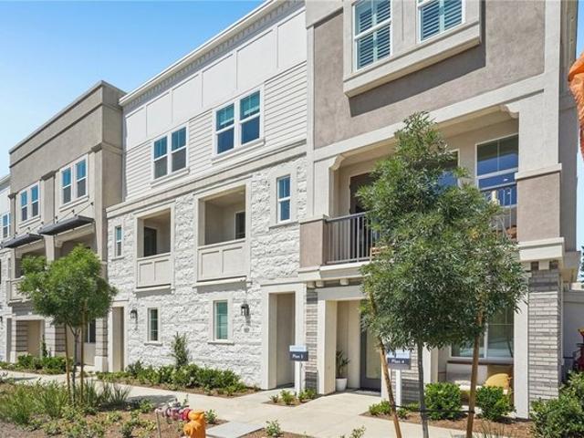 Townhouse for sale in Upland, California