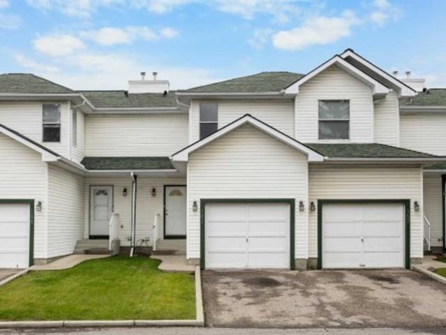 Townhouse for sale in Sandstone Valley, Calgary