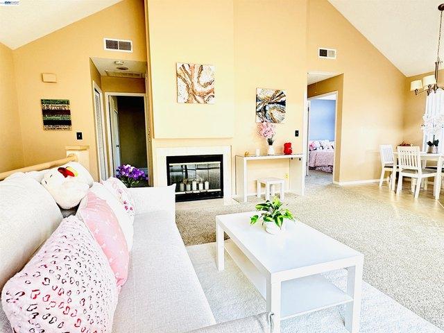 Condo for sale in Hercules, California