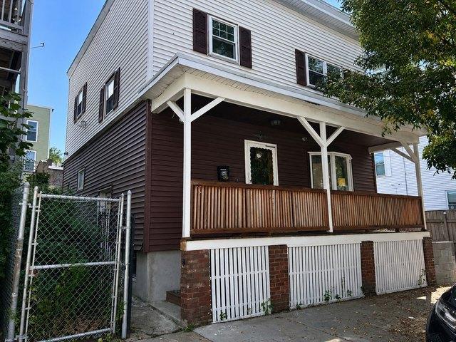 House for sale in Bellingham Square Historic District, Chelsea
