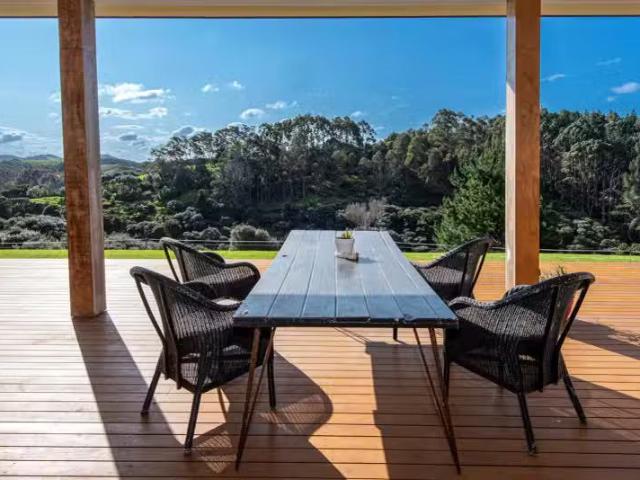 House for sale in Matapouri, Northland